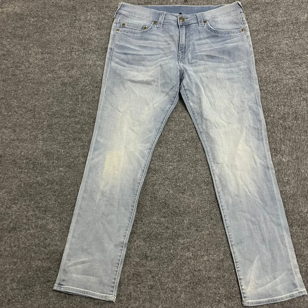 True Religion Jeans Mens Size 36 Light Wash Straight Leg Horseshoe Stitch Blue